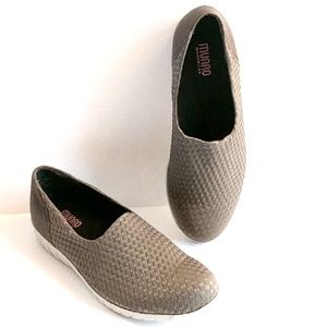9.5W Munro Grey Slip On Shoes - Wide Size